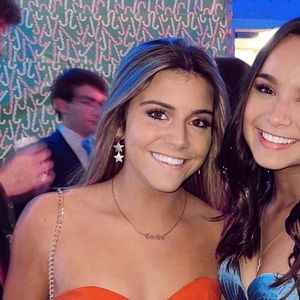 Meet your Posher, Caroline